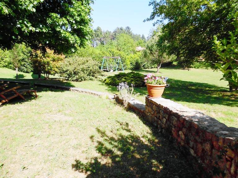 Beautiful gite with yard, barbecue & patio | Pets are welcome — photo 3