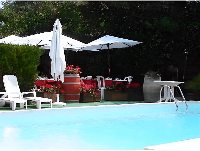 LOGIS HOTEL L' Auberge d'Uzes in Uzès