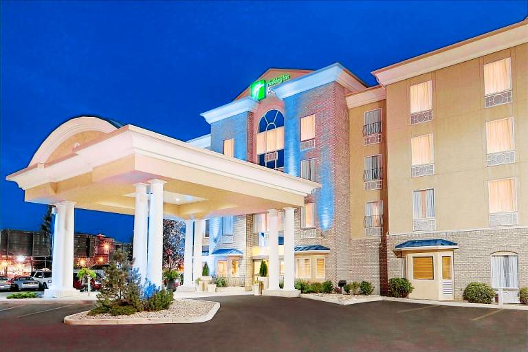 Holiday Inn Express & Suites Saskatoon Centre by IHG in Saskatoon, SK