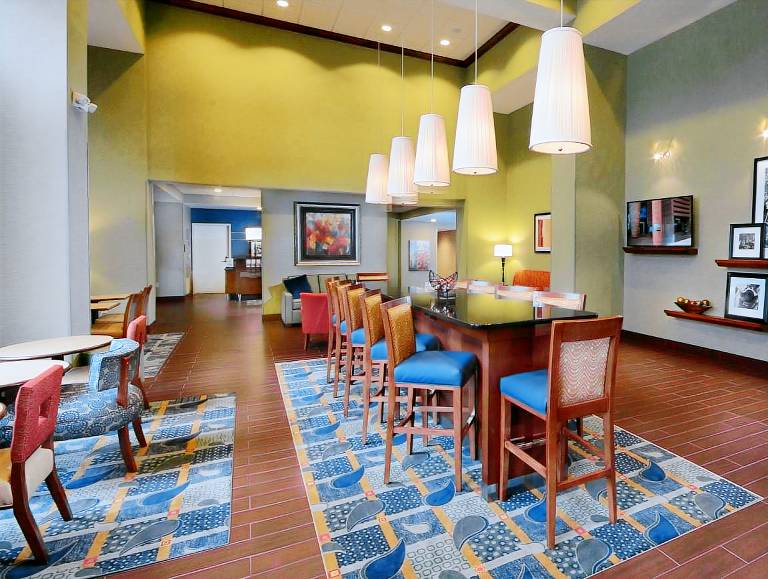 Hampton Inn & Suites Lynchburg — photo 3