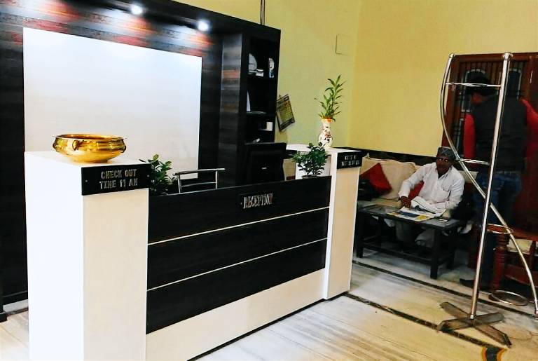 Goroomgo Temple City guest house Varanasi 750 meters from Ganga Assi Ghat — photo 2