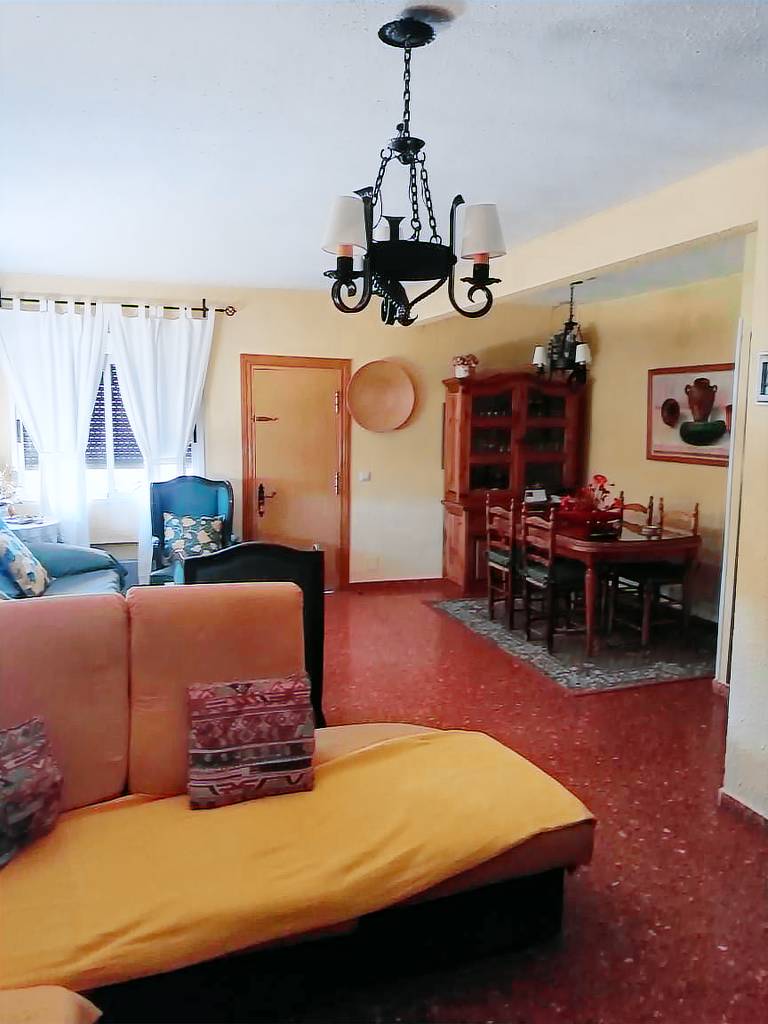 Child-friendly wonderful vacation home with patio & yard | Mountain view | Pets are welcome — photo 3