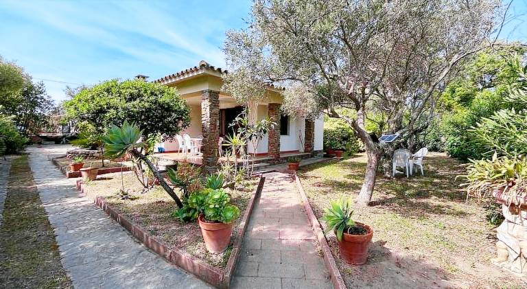 Villa with 4 rooms for 9 persons in San Teodoro