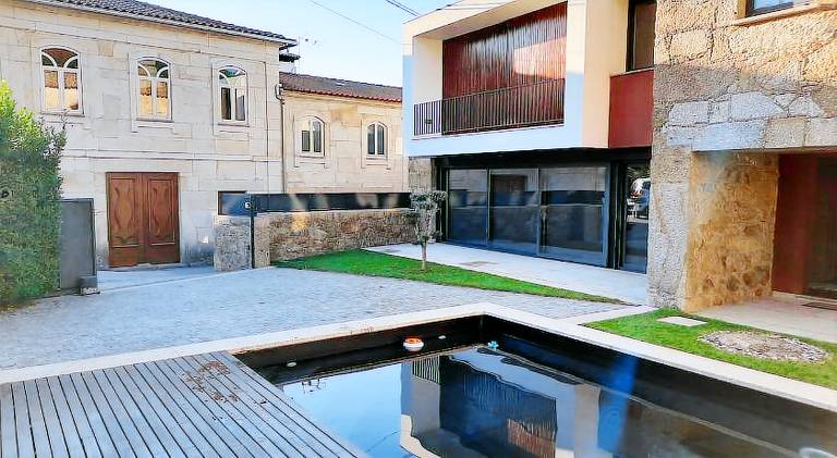 280 m&sup2; Villa