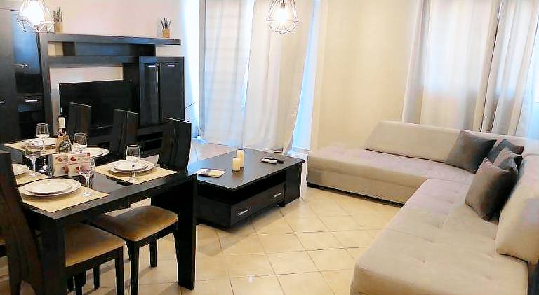 Holiday apartment with garden & patio — photo 3