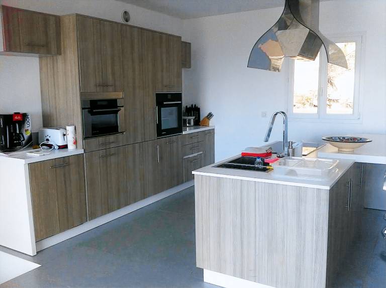 Villa with private pool, garden & BBQ | Beach view — photo 4