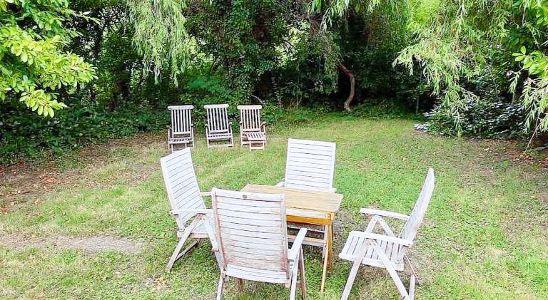 House with barbeque, patio & garden — photo 4