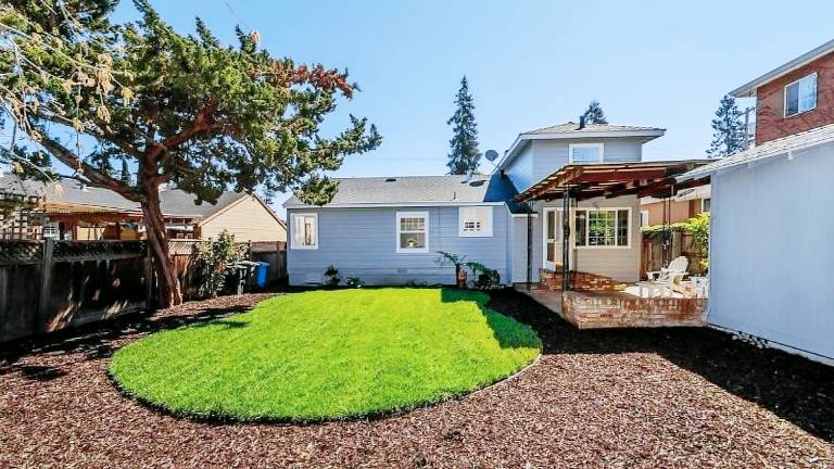 House with garden — photo 2