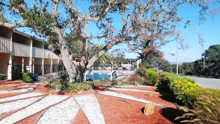 Motel  Monterey