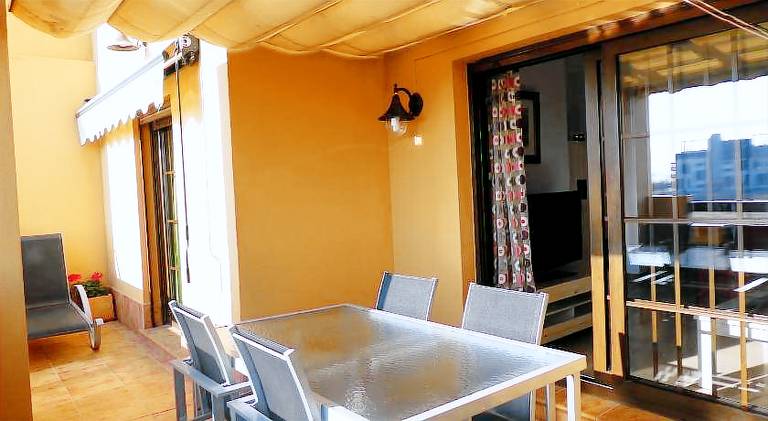 Apartment with pool — photo 4