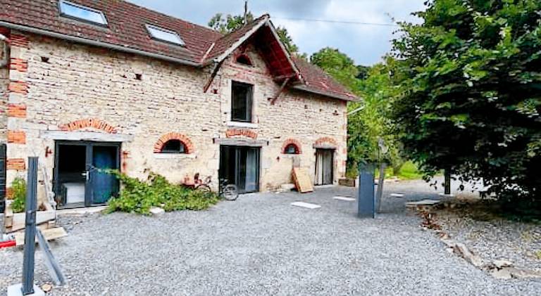 House with pool in Vichy