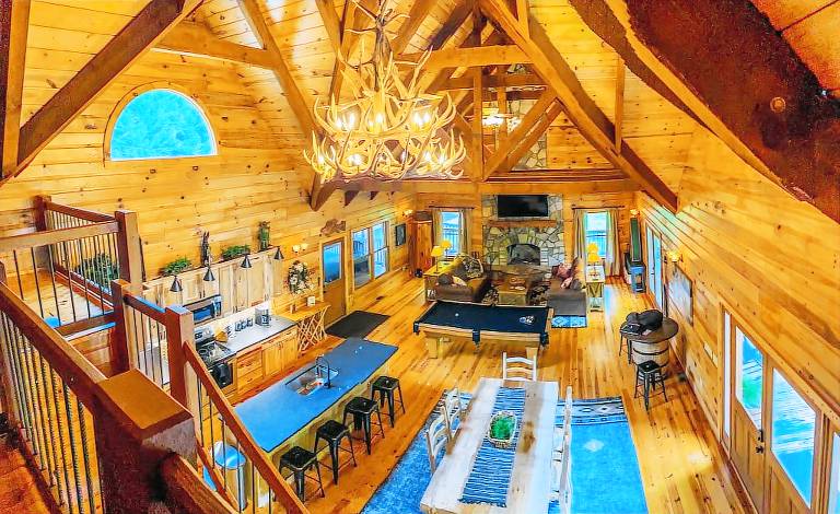 Cabin Clarkesville
