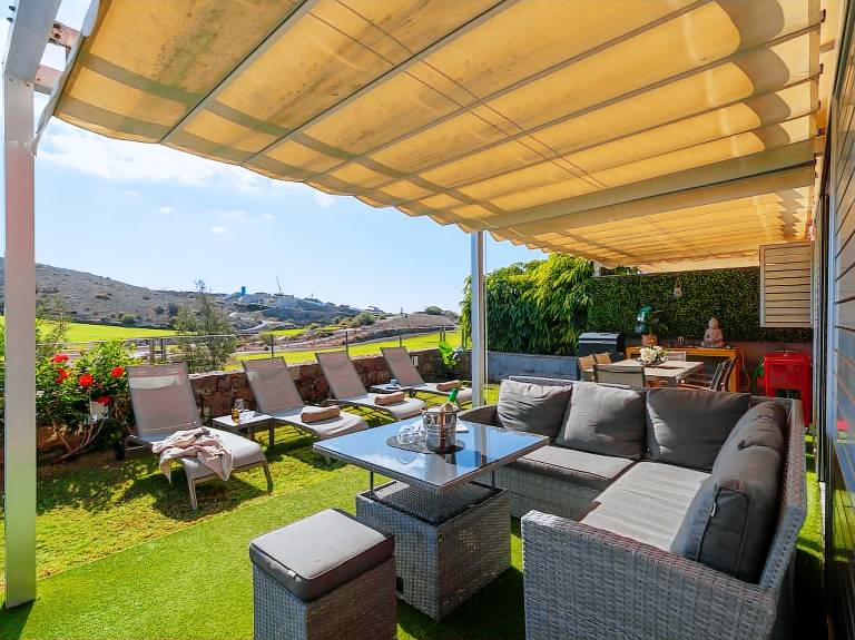 Villa with yard, barbeque & patio — photo 4