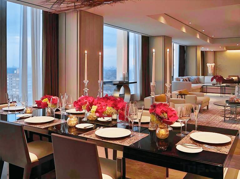 Four Seasons Hotel Toronto at Yorkville — photo 3