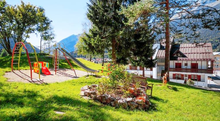 Lovely serviced apartment with terrace & garden | Next to the ski | Pets are welcome — photo 3