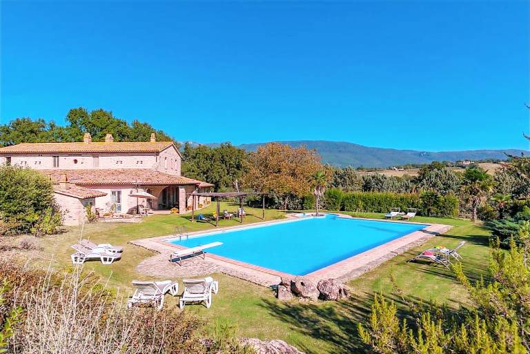 Fully equipped wonderful apartment with barbeque, garden & private pool | Suitable for remote work | Pets allowed — photo 5
