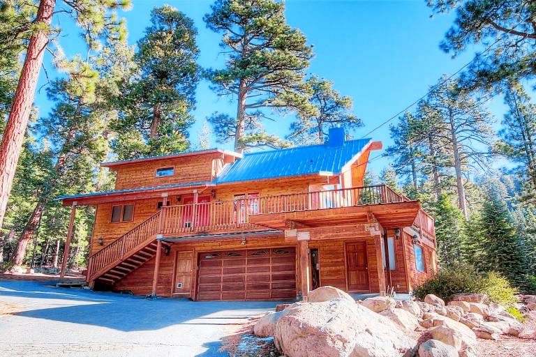 Child-friendly lovely house with patio | Pets are welcome in South Lake Tahoe, CA