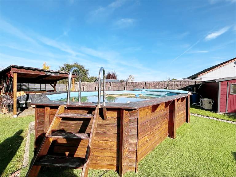 Spacious gite with garden, terrace & pool | Dogs allowed in Montlucon