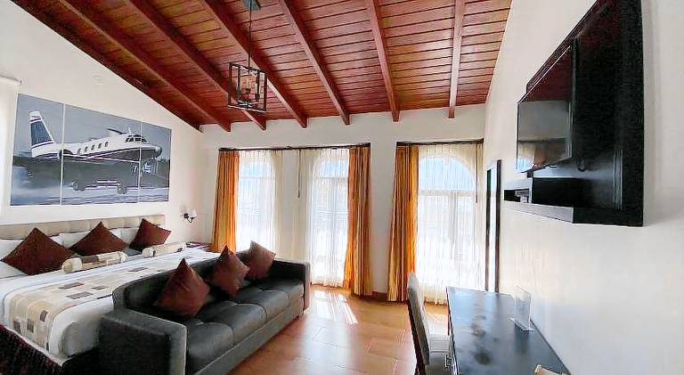 Air Suites Hotel Boutique — photo 2