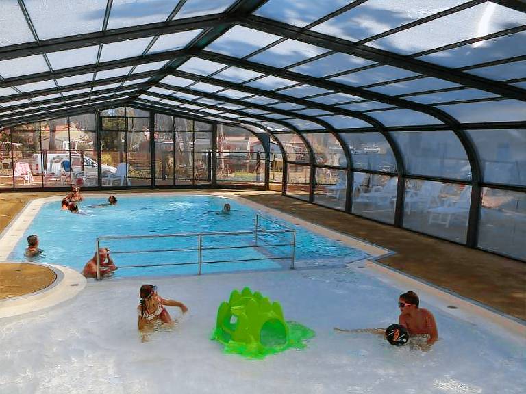 Family-friendly mobile home with patio & heated pool | Pets allowed — photo 3