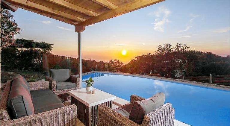 Vacation home with yard & patio | Pets are welcome — photo 2