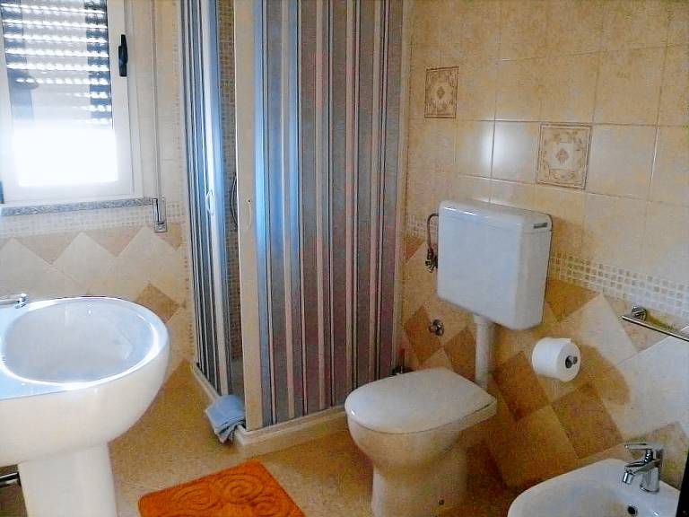 Family-friendly lovely villa with yard | Pets are welcome — photo 5