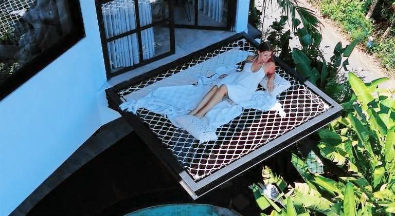 Villa with pool — photo 4