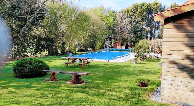 Holiday apartment with yard, patio & private pool | Pets allowed — photo 4