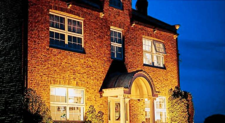Loftsome Bridge Hotel