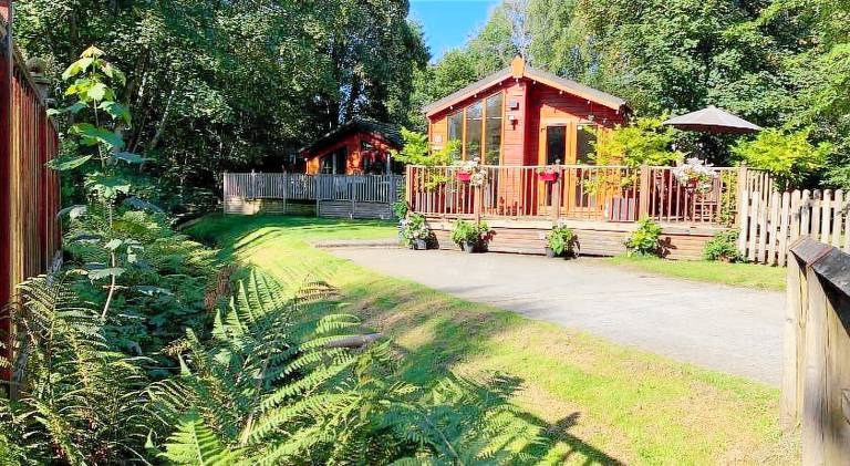 Lodge with garden, patio & pool | Suitable for remote work in Ambleside