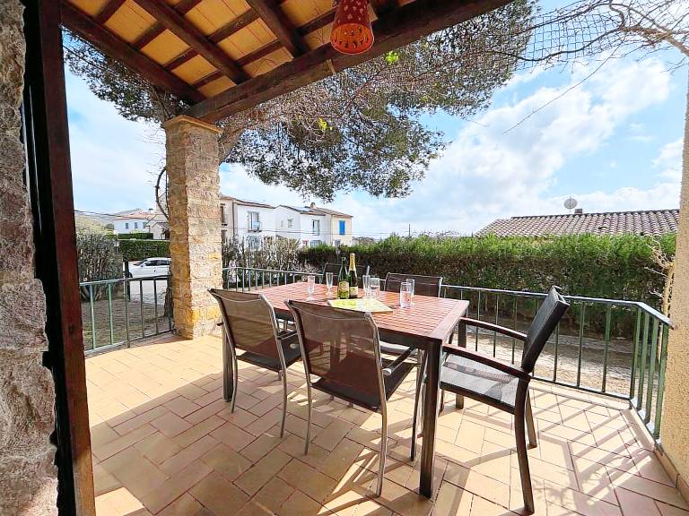Vacation home with garden, BBQ & pool — photo 4