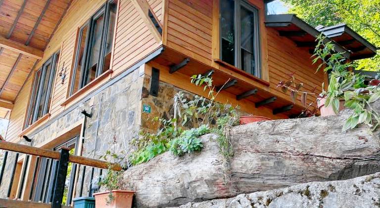 Chalet with grill, yard & patio — photo 5