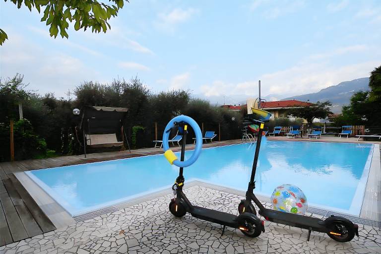 Serviced apartment with BBQ, garden & patio in Arco