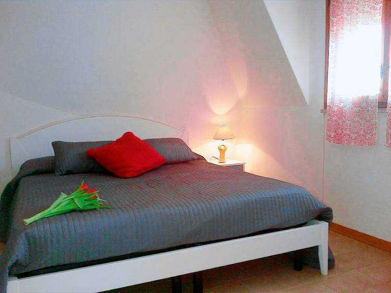 Rental apartment with patio — photo 3
