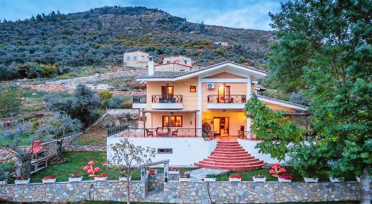 400 m&sup2; Villa
