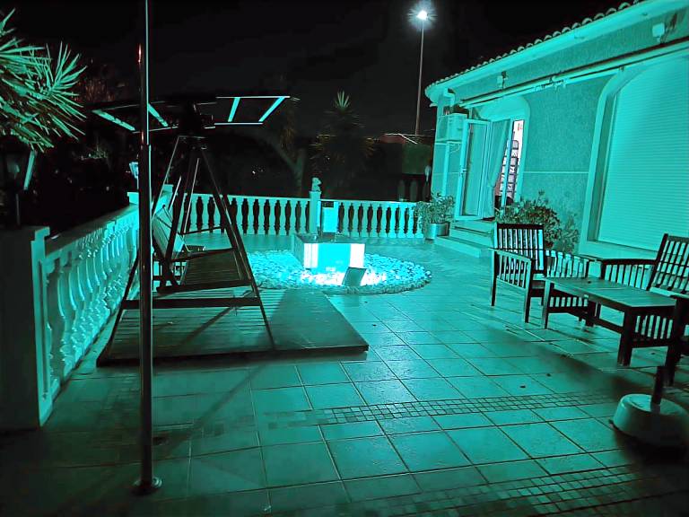 House with yard, private pool & patio — photo 3