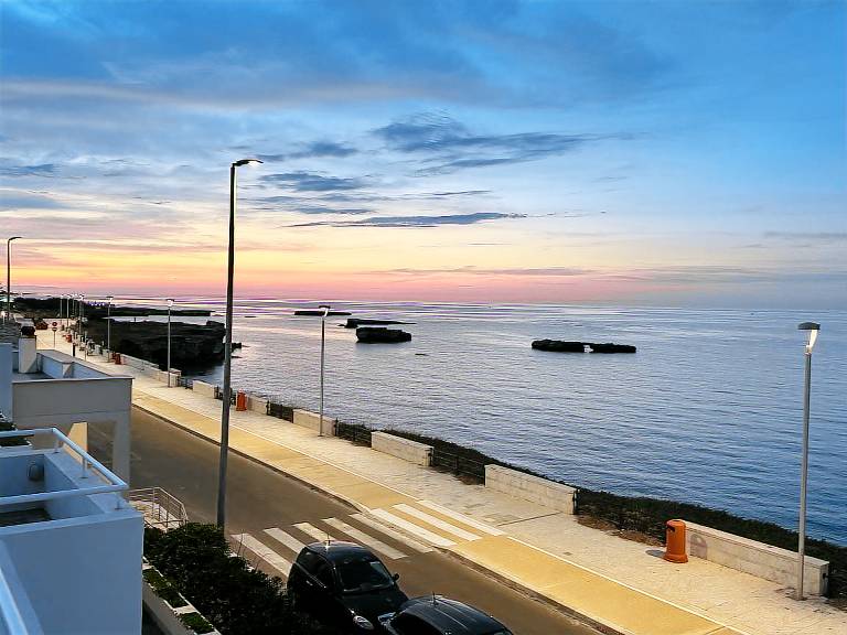 Children-friendly wonderful rental with patio & pool | Panoramic view | Beach nearby | Dogs allowed — photo 3