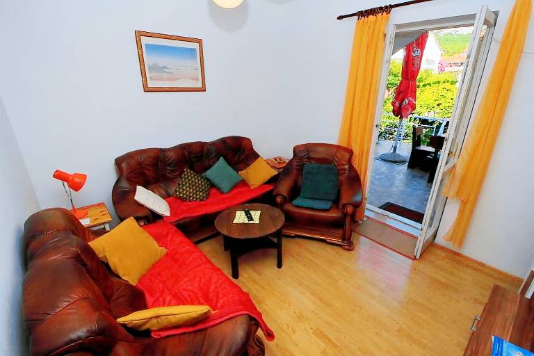 Apartment with BBQ & patio | Sea view — photo 2