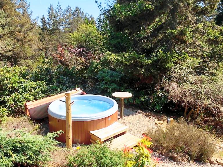Family-oriented nice cottage with barbecue, hot tub & garden | Pets allowed — photo 2
