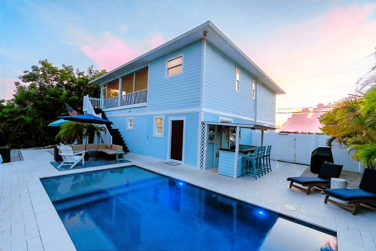 Paradise Found Waterfront Pool Home, 50' Dock, Kayaks & Bikes — photo 3