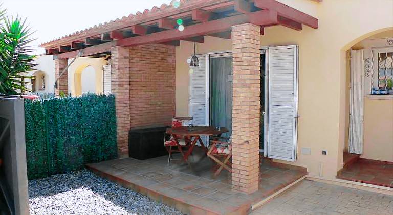 House with patio, pool & yard in Begur