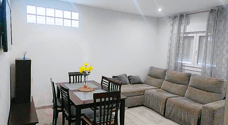 Villa with patio, yard & private pool | Pet-friendly — photo 4