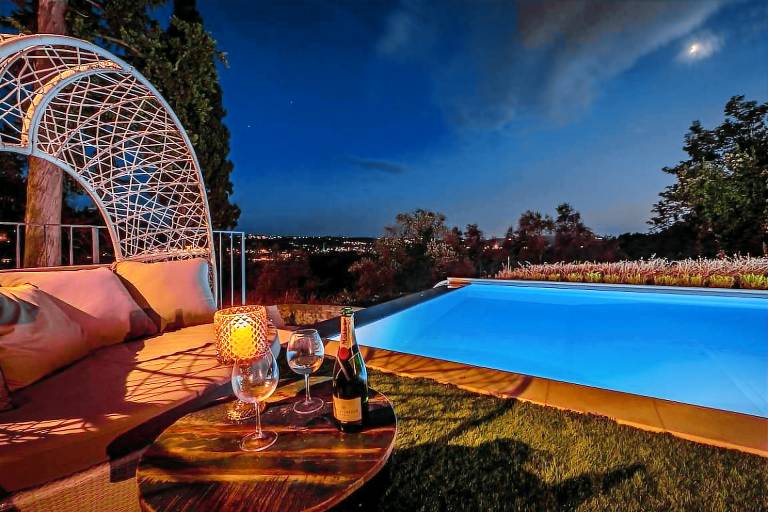 Villa with pool, garden & hot tub | Good for workation — photo 3