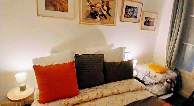 Center, 1minute gare Montparnasse, rue de Renne 6 eme, close to Eifel tour, Notre Dame and Louvre me in Vanves