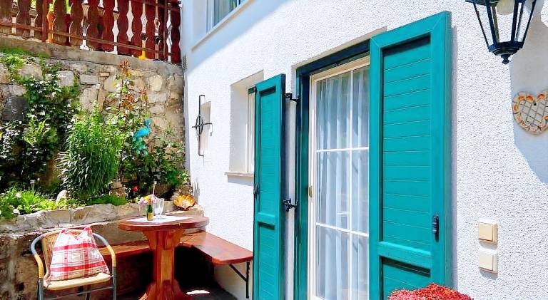 Rental apartment with patio, garden & barbecue — photo 3
