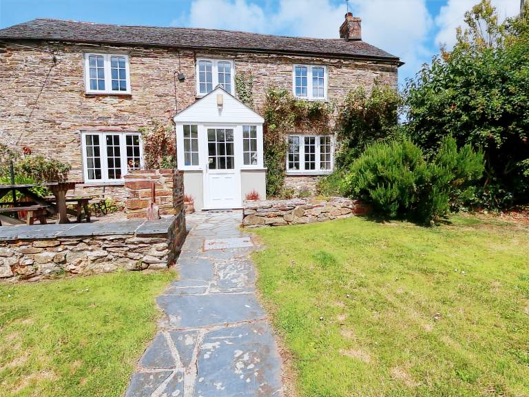Cottage with garden | Beach view — photo 2