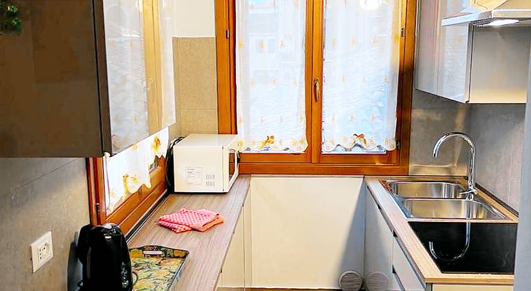 TINTORETTO 4, 3 GRANDI CAMERE DA LETTO, 2 BAGNI — photo 2