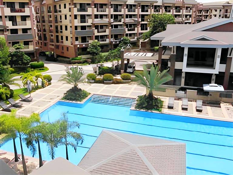 Apartment with terrace & pool — photo 3