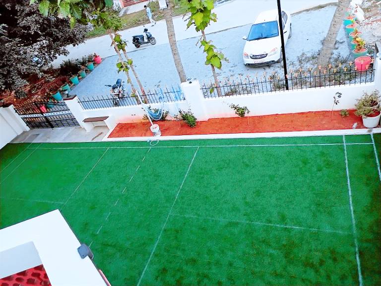 180 m&sup2; Villa