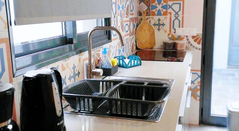 Fully equipped vacation home with patio & barbecue | Next to Portas da Cidade de Ponta Delgada | Pets are welcome — photo 5